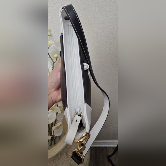 Jones New York Black and White Tuxedo Tassel Clutch EUC - Picture 5 of 16